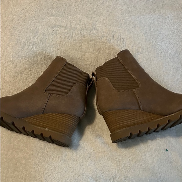 Universal Thread Tan Ankle Booties - Picture 6 of 10